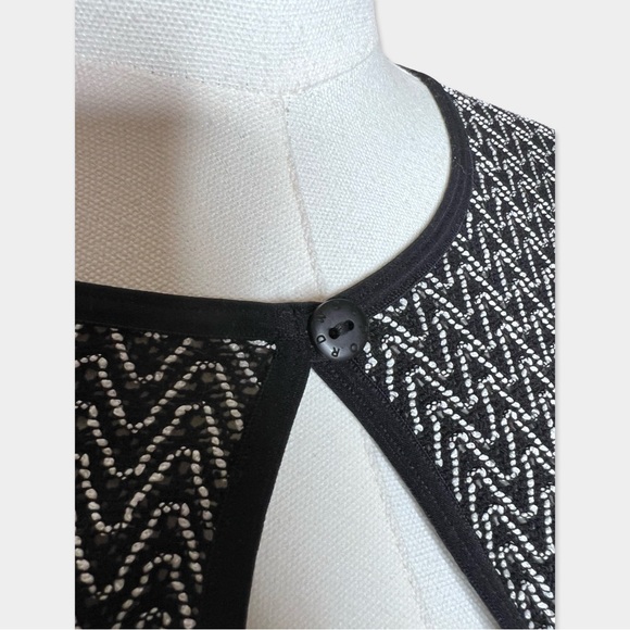 WOLFORD Lace Blouse Size Large Black White Stretchy Long Sleeve GUC - Picture 4 of 5